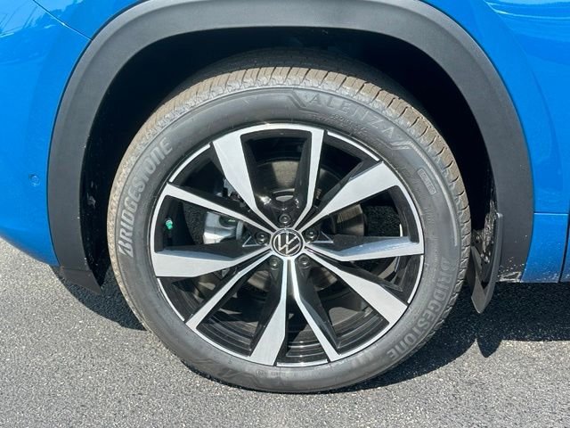 New 2026 Volkswagen Atlas Cross Sport SEL Premium R-Line AWD/4WD image 8