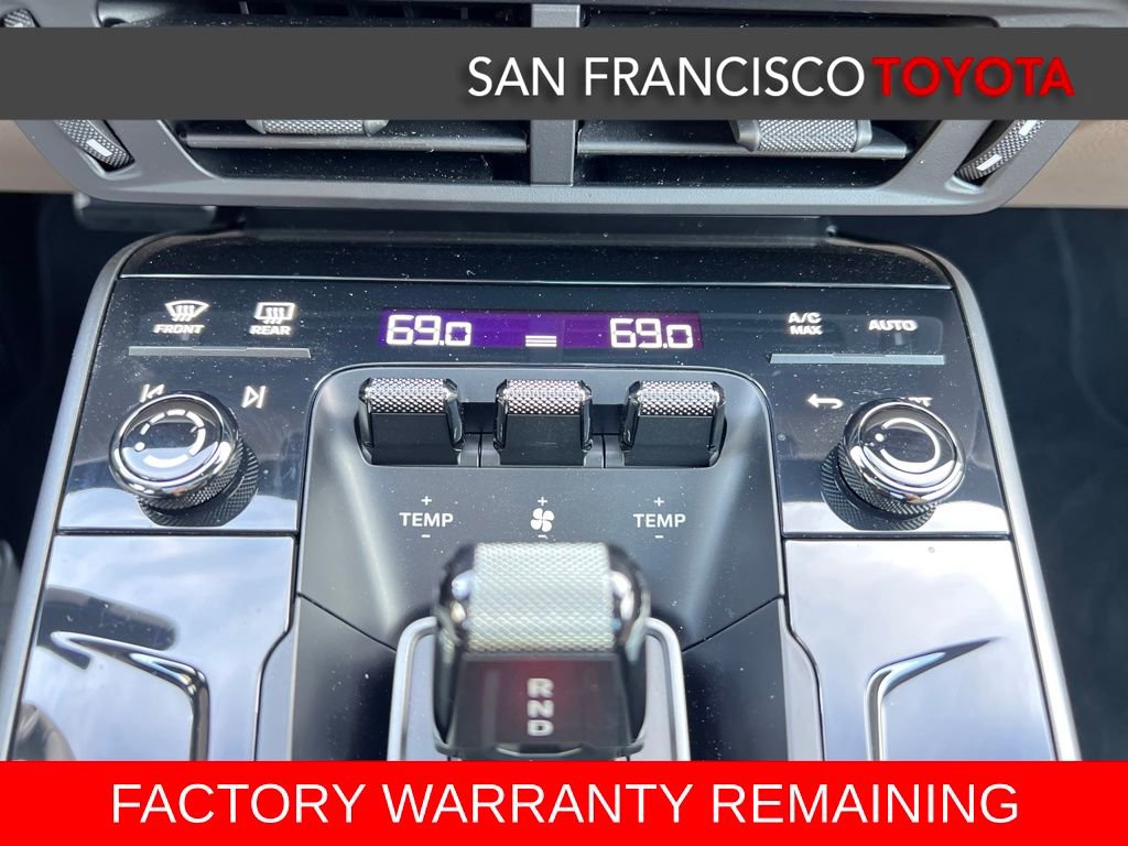 Used 2025 Porsche 911 Carrera image 25