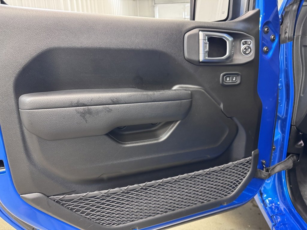 Used 2024 Jeep Gladiator Sport image 9