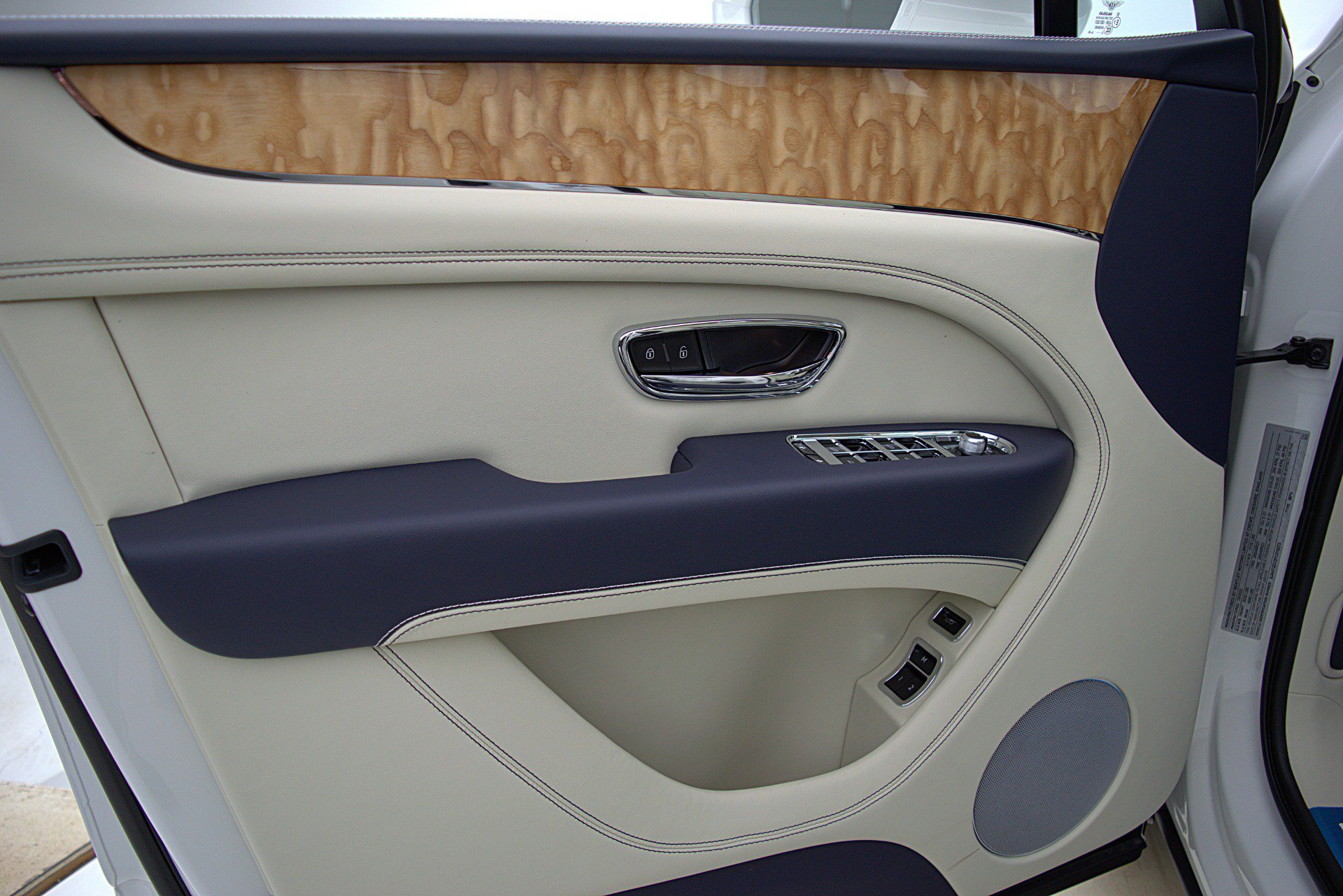 Certified 2023 Bentley Bentayga AWD/4WD image 47