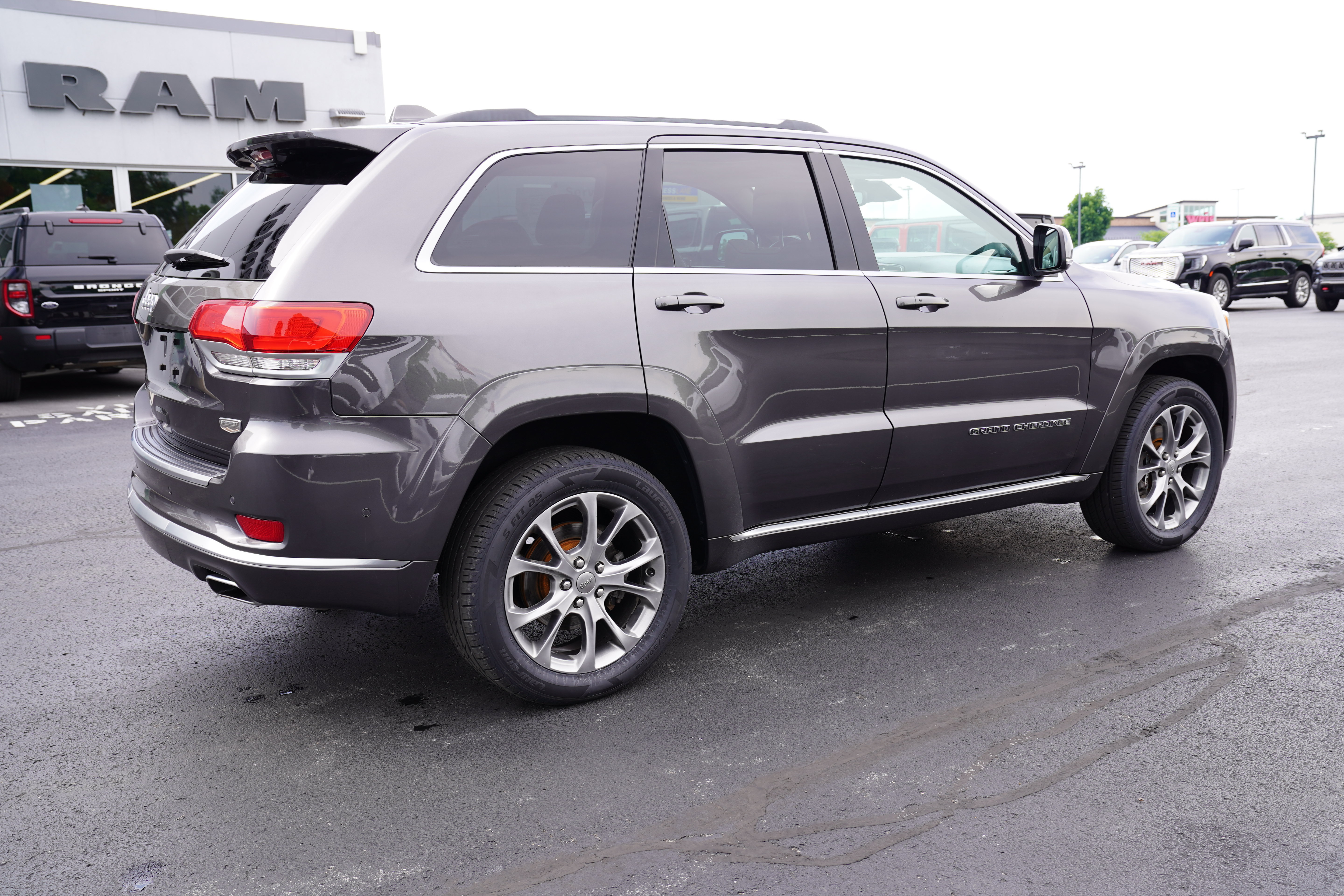 Used 2020 Jeep Grand Cherokee Summit w/ Platinum Series Group AWD/4WD image 3