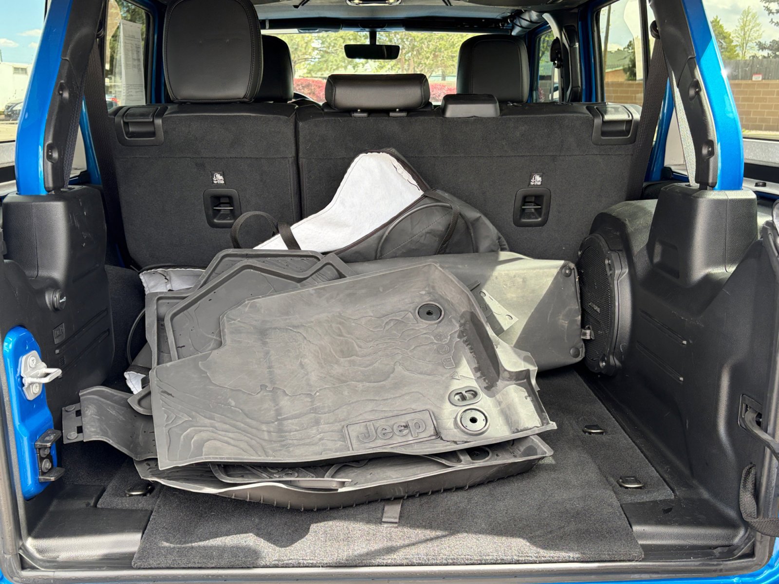 Used 2023 Jeep Wrangler Sahara w/ Cold Weather Group image 35