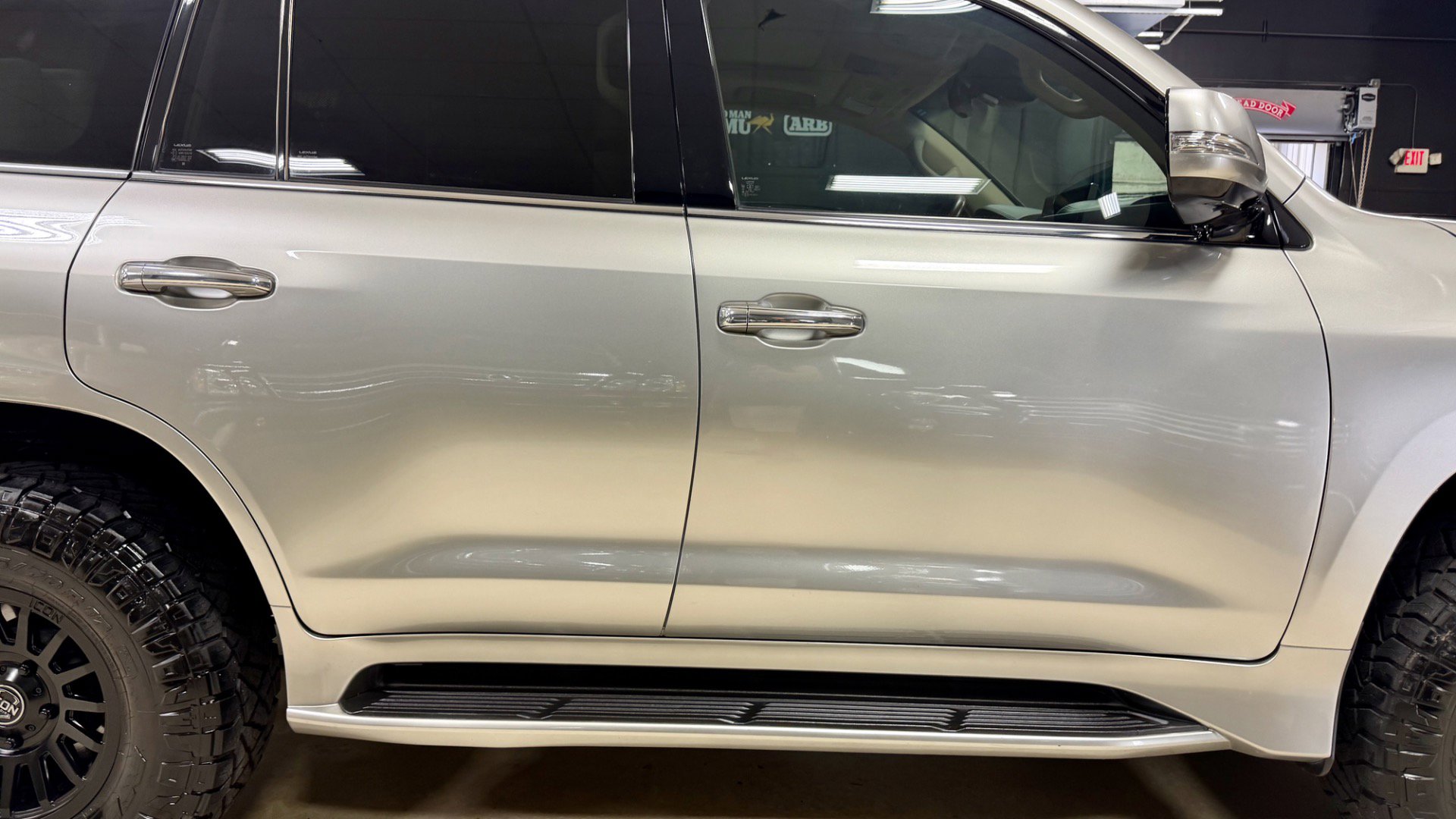 Used 2018 Lexus LX 570 4WD w/ Luxury Package image 14