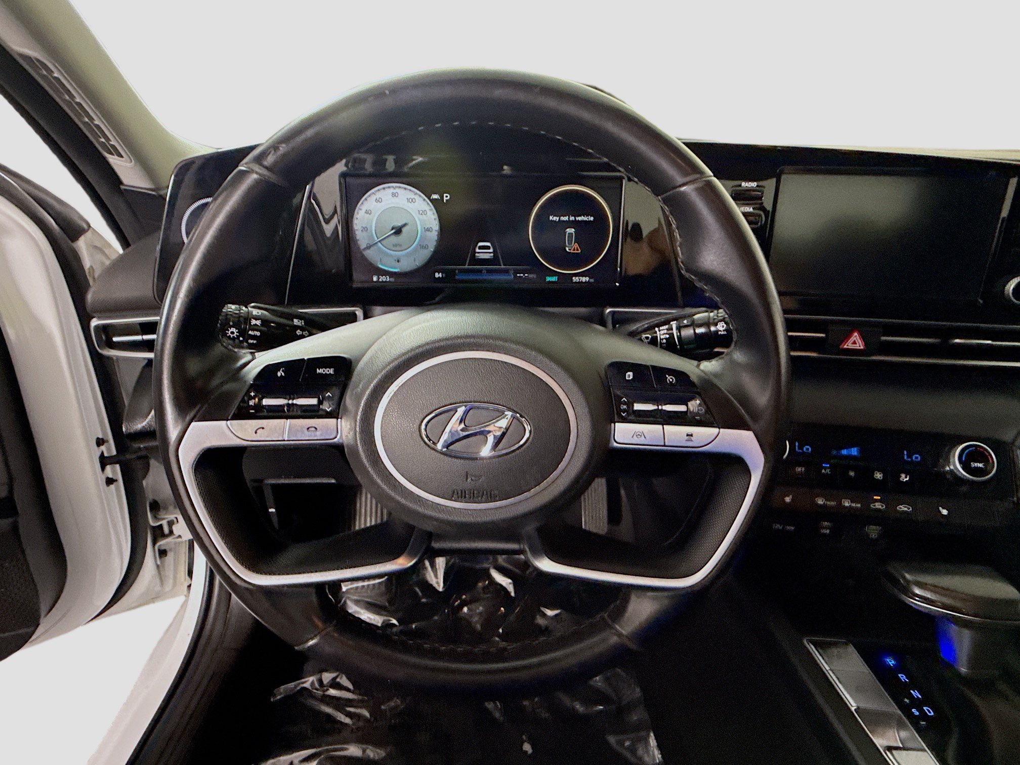 Used 2022 Hyundai Elantra SEL w/ Convenience Package FWD image 13