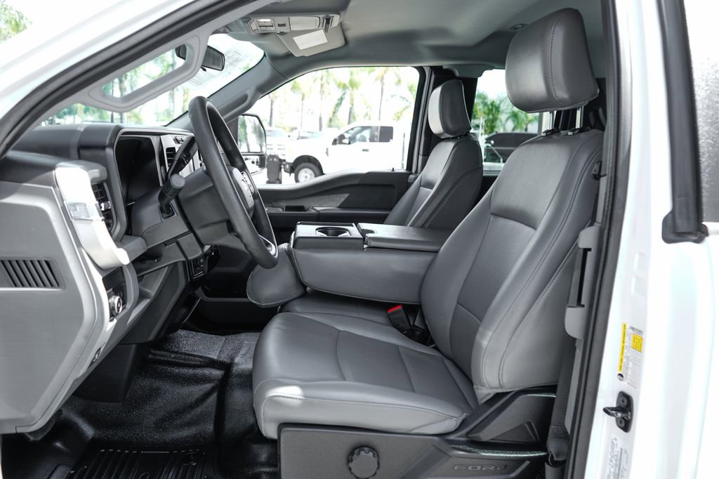 Used 2024 Ford F250 XL w/ XL Chrome Package image 17