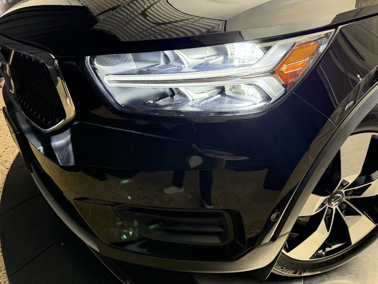 Used 2019 Volvo XC40 T5 Momentum image 25