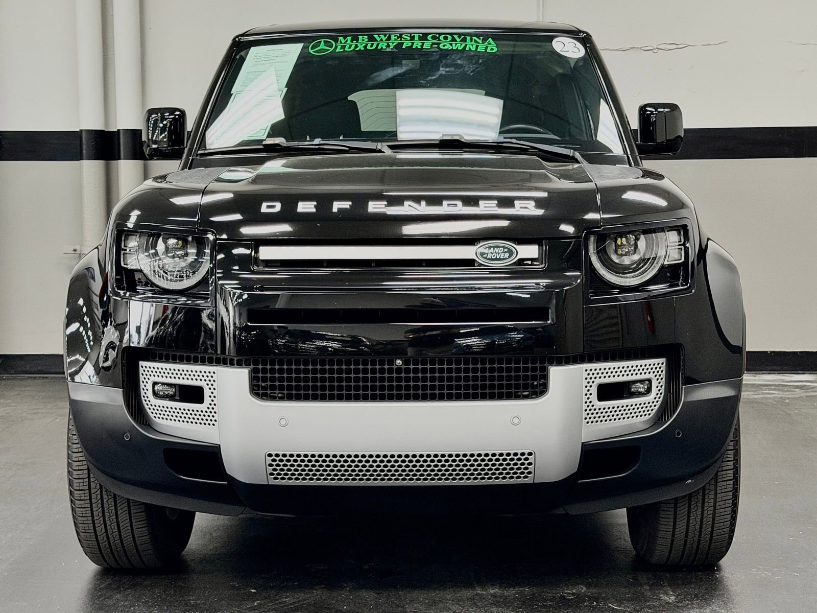 Used 2023 Land Rover Defender 110 SE image 6