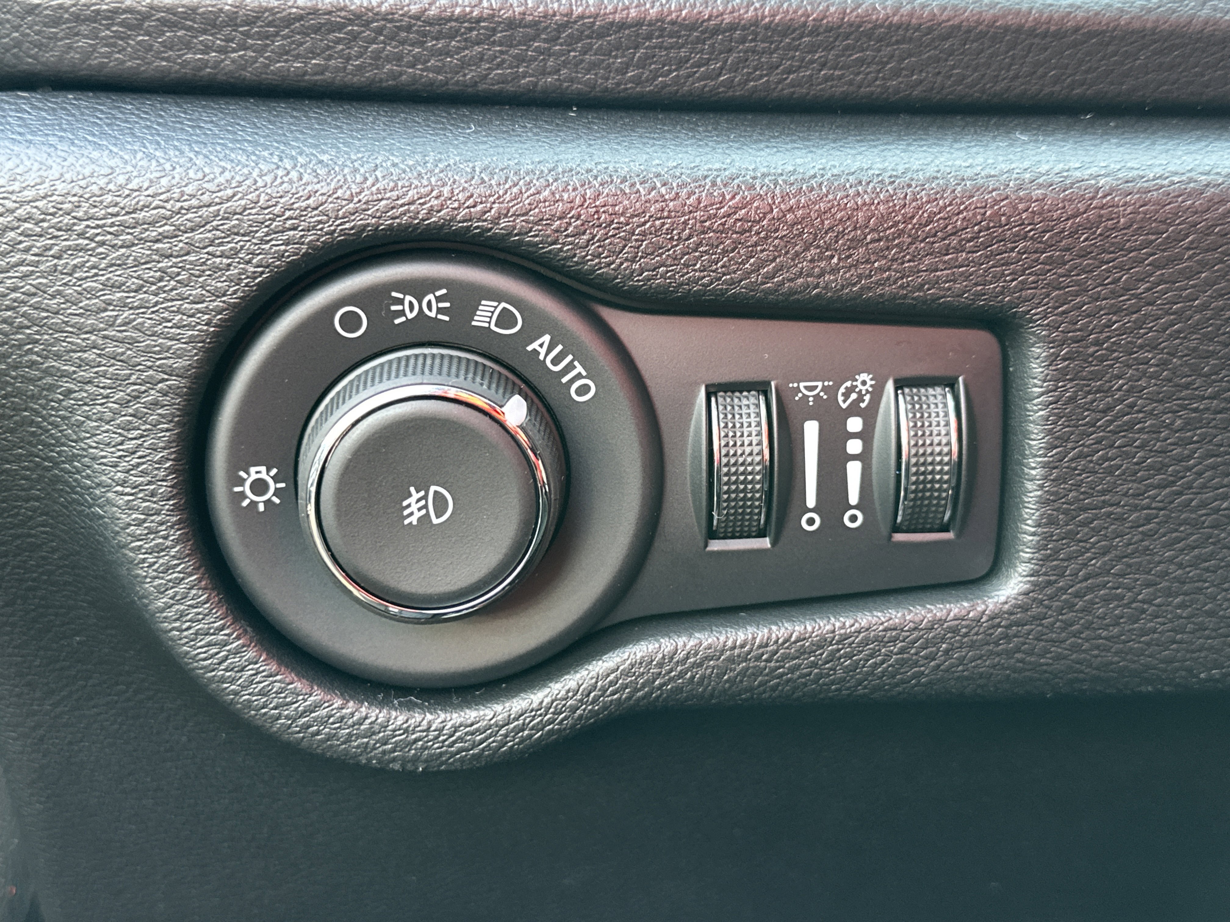 New 2026 Chrysler Pacifica Limited w/ S Appearance Package image 12