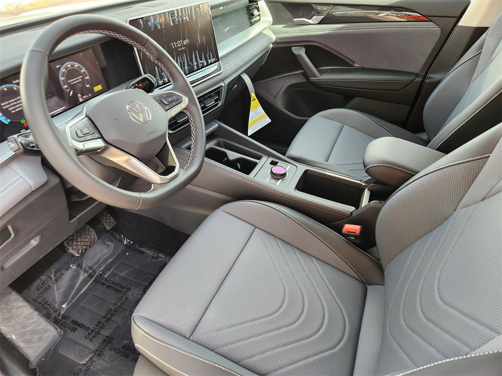 New 2026 Volkswagen Tiguan SE image 7