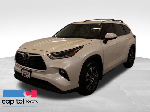 Certified 2021 Toyota Highlander XLE AWD/4WD image 6