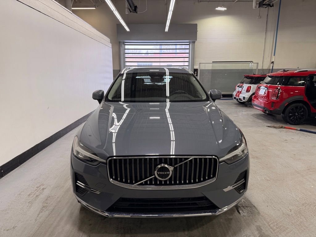 Used 2023 Volvo XC60 B5 Plus image 8