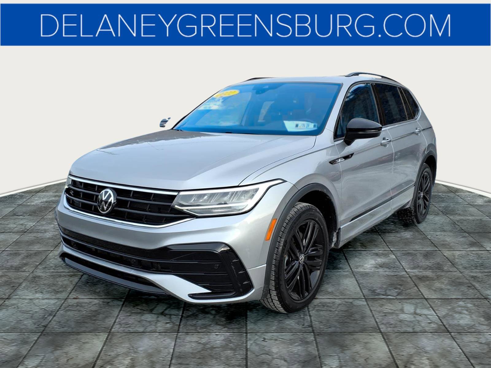 Used 2022 Volkswagen Tiguan SE R-Line image 7