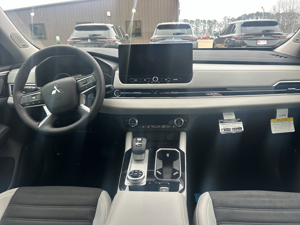 New 2026 Mitsubishi Outlander SE FWD image 9