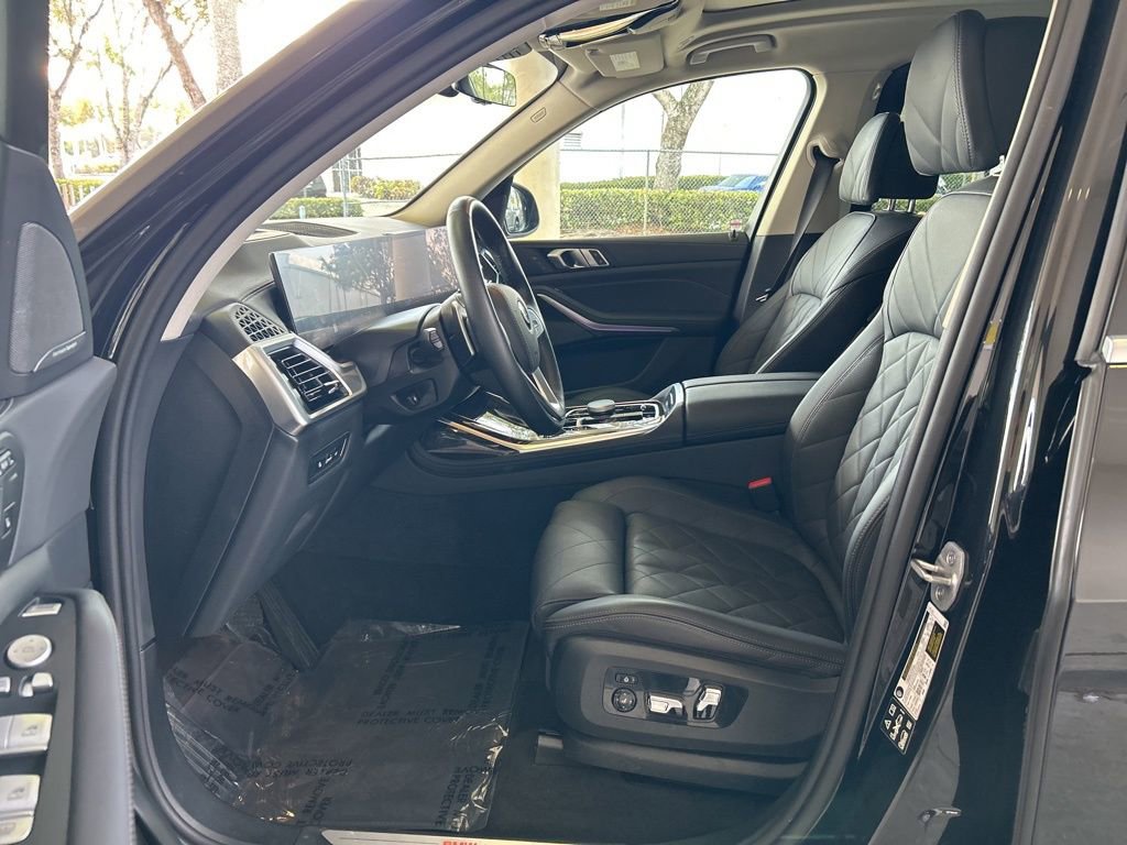 Used 2025 BMW X7 xDrive40i image 5
