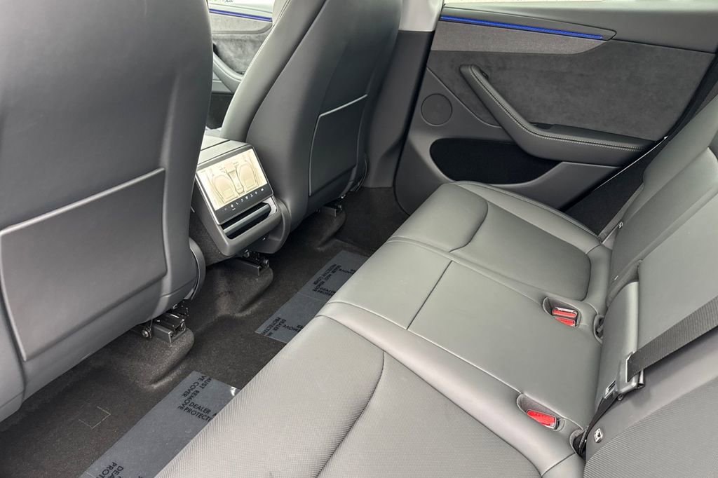 Used 2026 Tesla Model Y Long Range image 11