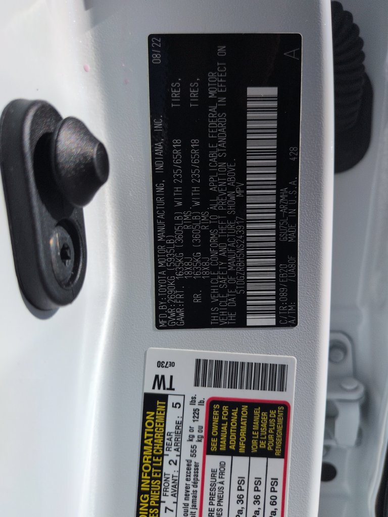 Certified 2022 Toyota Highlander XLE AWD/4WD image 29