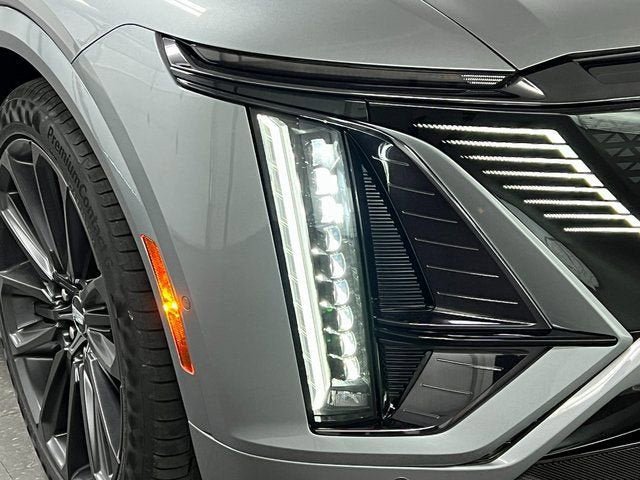 New 2026 Cadillac Lyriq V w/ Exterior Carbon Fiber Package AWD/4WD image 10
