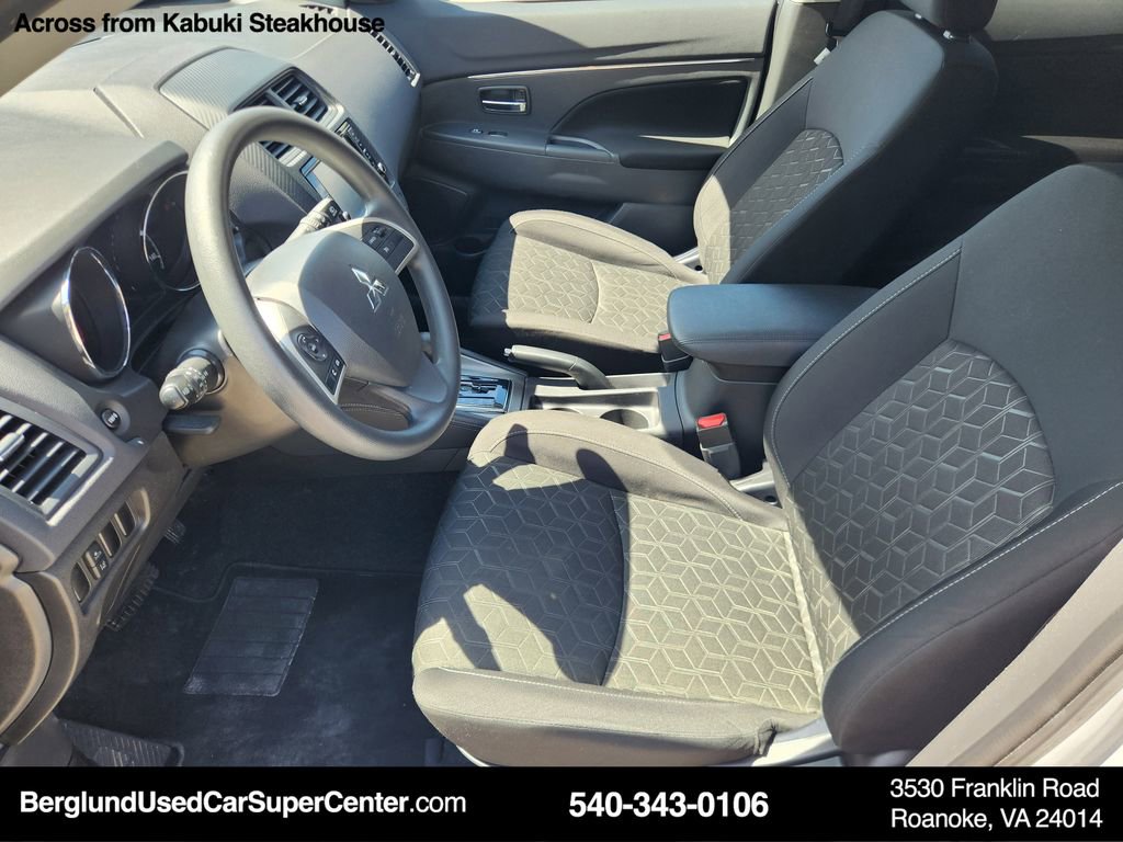 Used 2024 Mitsubishi Outlander Sport ES AWD/4WD image 11