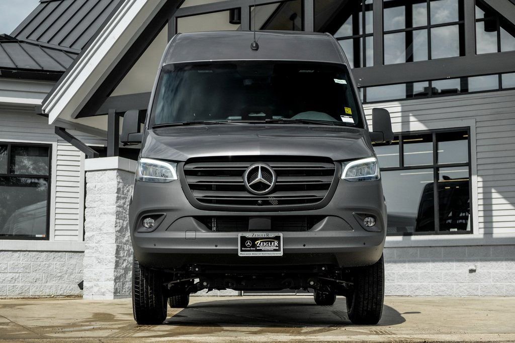 Used 2025 Mercedes-Benz Sprinter 2500 image 5