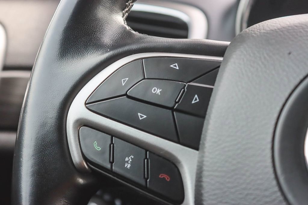 Used 2022 Jeep Grand Cherokee Laredo X image 25