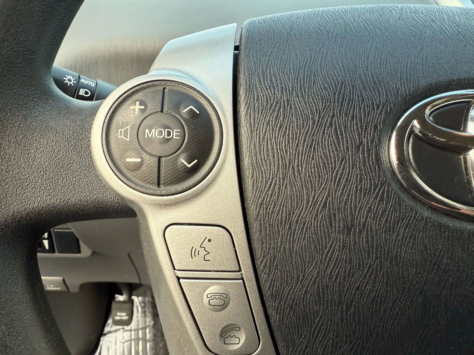 Used 2012 Toyota Prius V Five FWD image 24