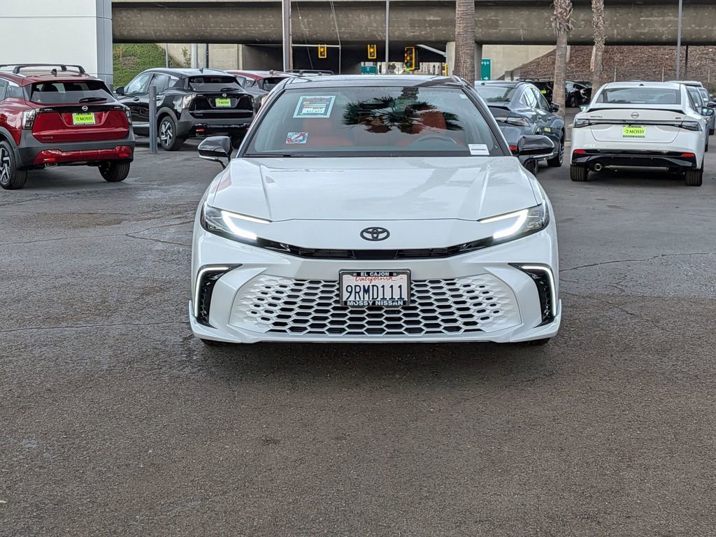 Used 2025 Toyota Camry XSE FWD image 4