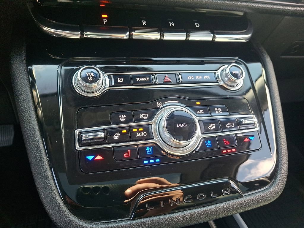 Used 2021 Lincoln Corsair Reserve w/ Equipment Group 201A AWD/4WD image 18