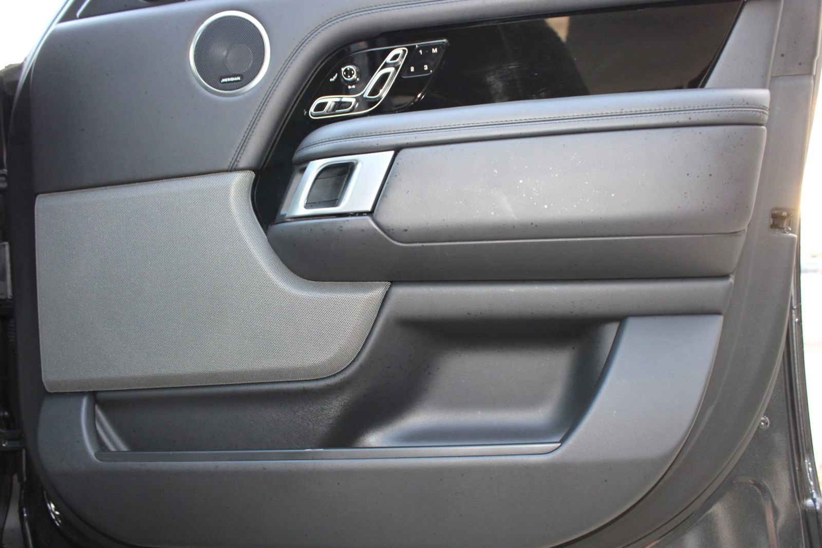 Used 2021 Land Rover Range Rover P525 Westminster Edition LWB image 17