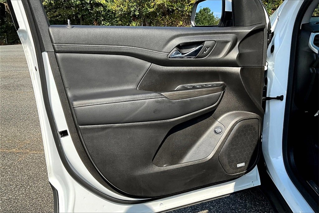 Certified 2023 GMC Acadia SLT image 18