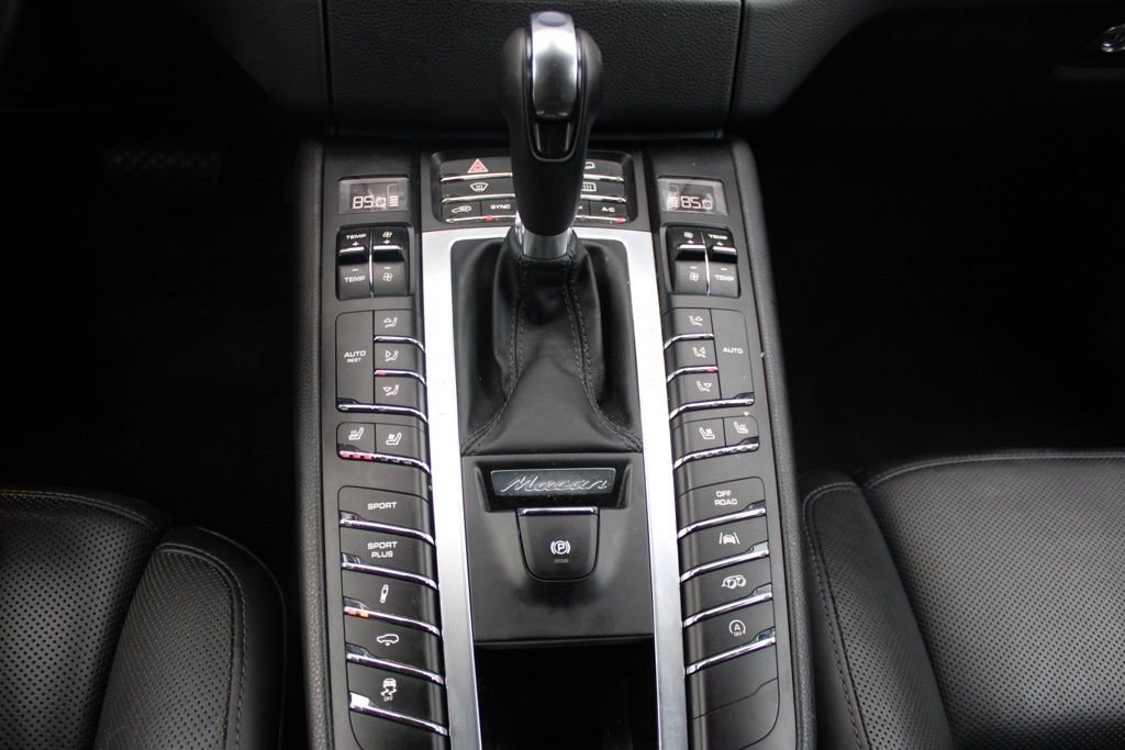 Certified 2017 Porsche Macan GTS image 32