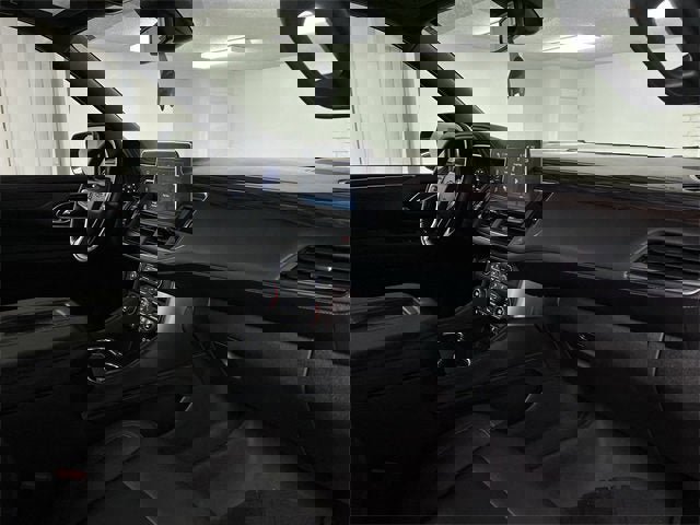 Used 2023 Chevrolet Suburban Z71 w/ Luxury Package image 29