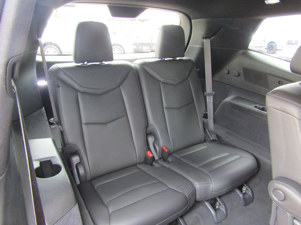 Used 2025 Cadillac XT6 Premium Luxury FWD image 15
