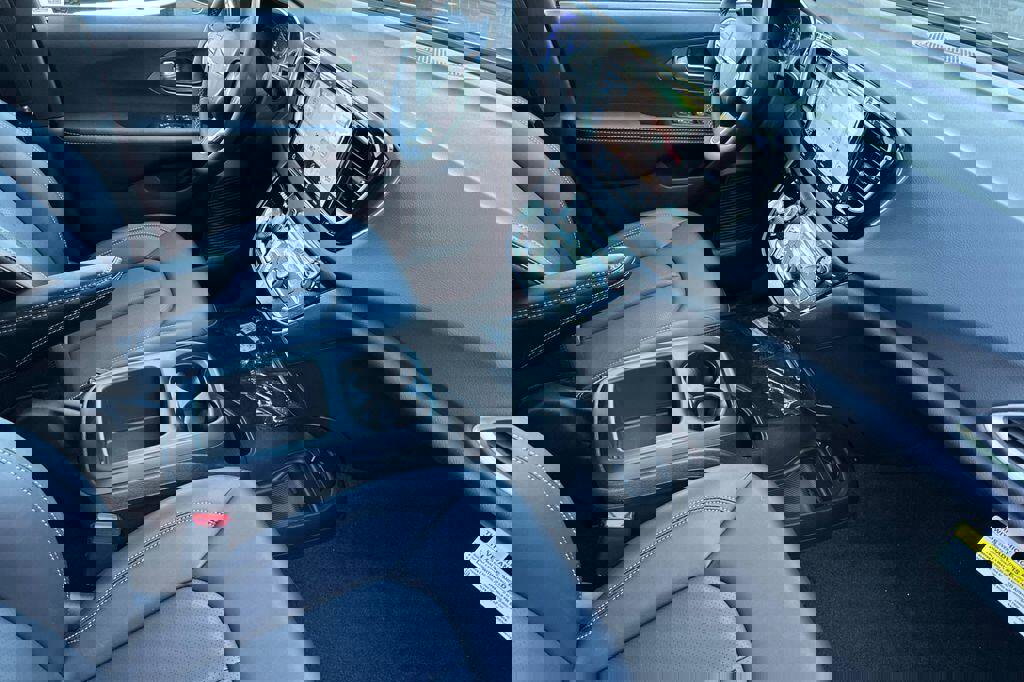 New 2026 Chrysler Voyager LX image 17