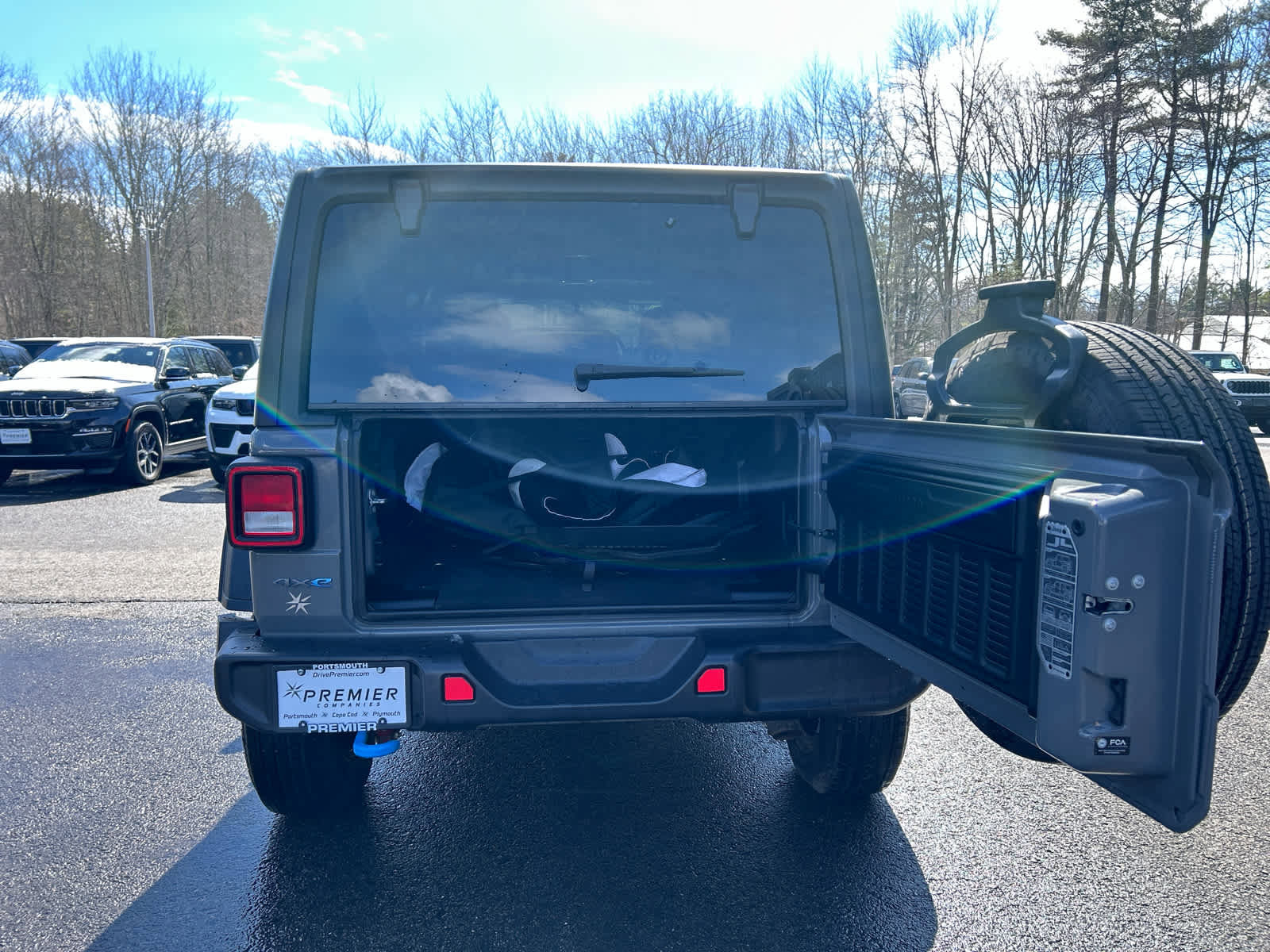 Used 2023 Jeep Wrangler Unlimited w/ Cold Weather Group image 32