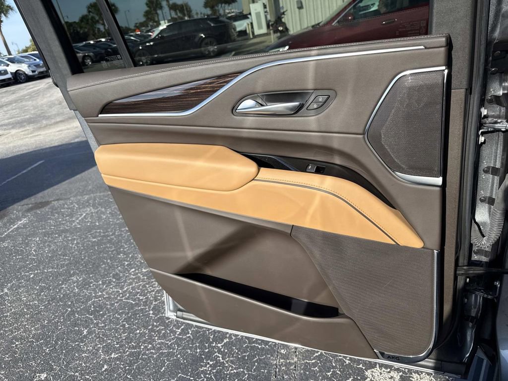 Certified 2022 Cadillac Escalade ESV Premium Luxury w/ Performance Package image 13