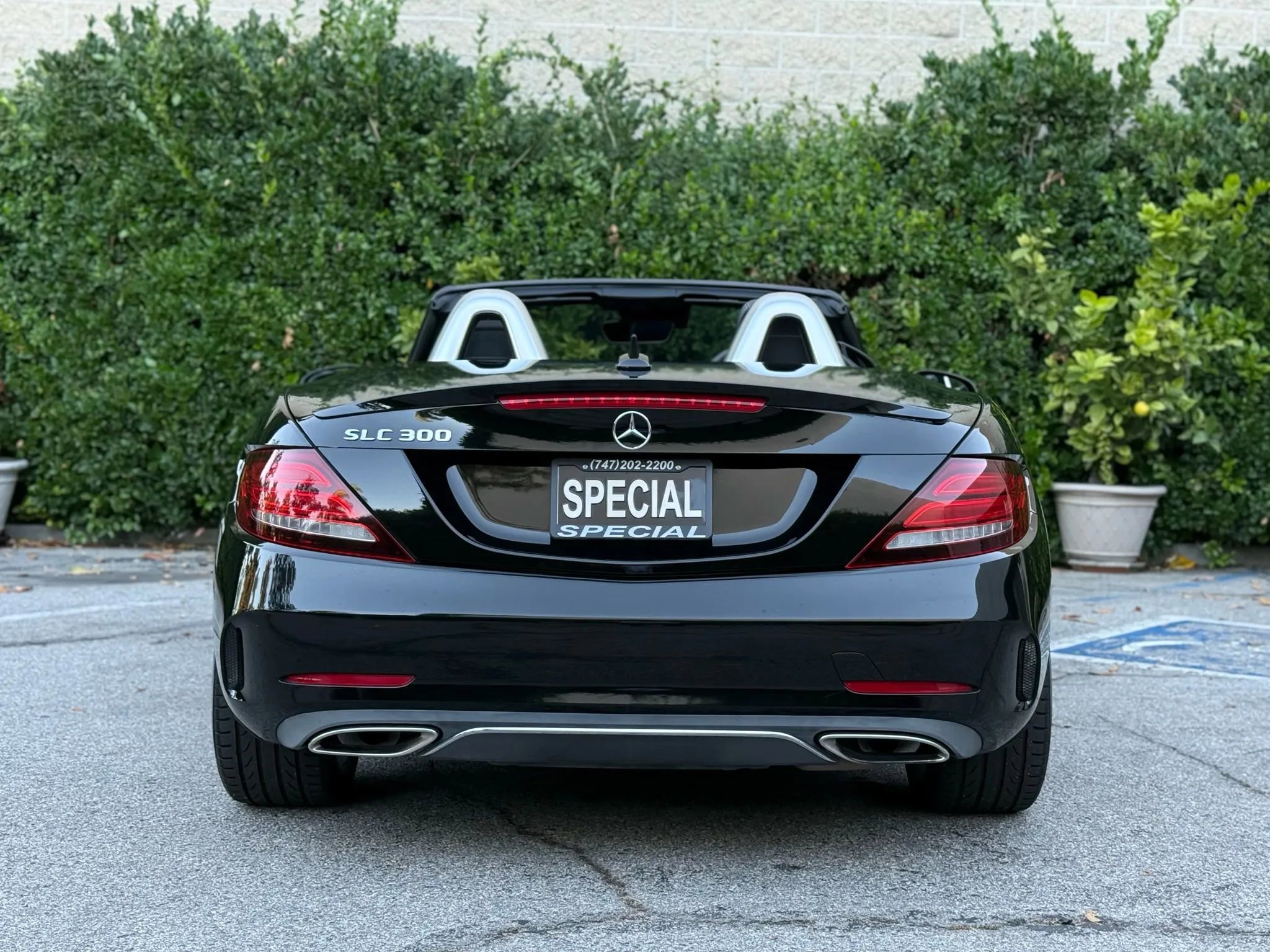 Used 2017 Mercedes-Benz SLC 300 w/ Premium 2 Package image 4