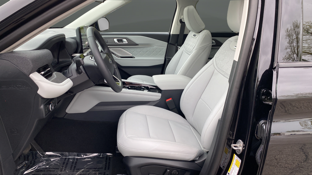 New 2026 Ford Explorer Platinum w/ LUX Leather Package AWD/4WD image 9