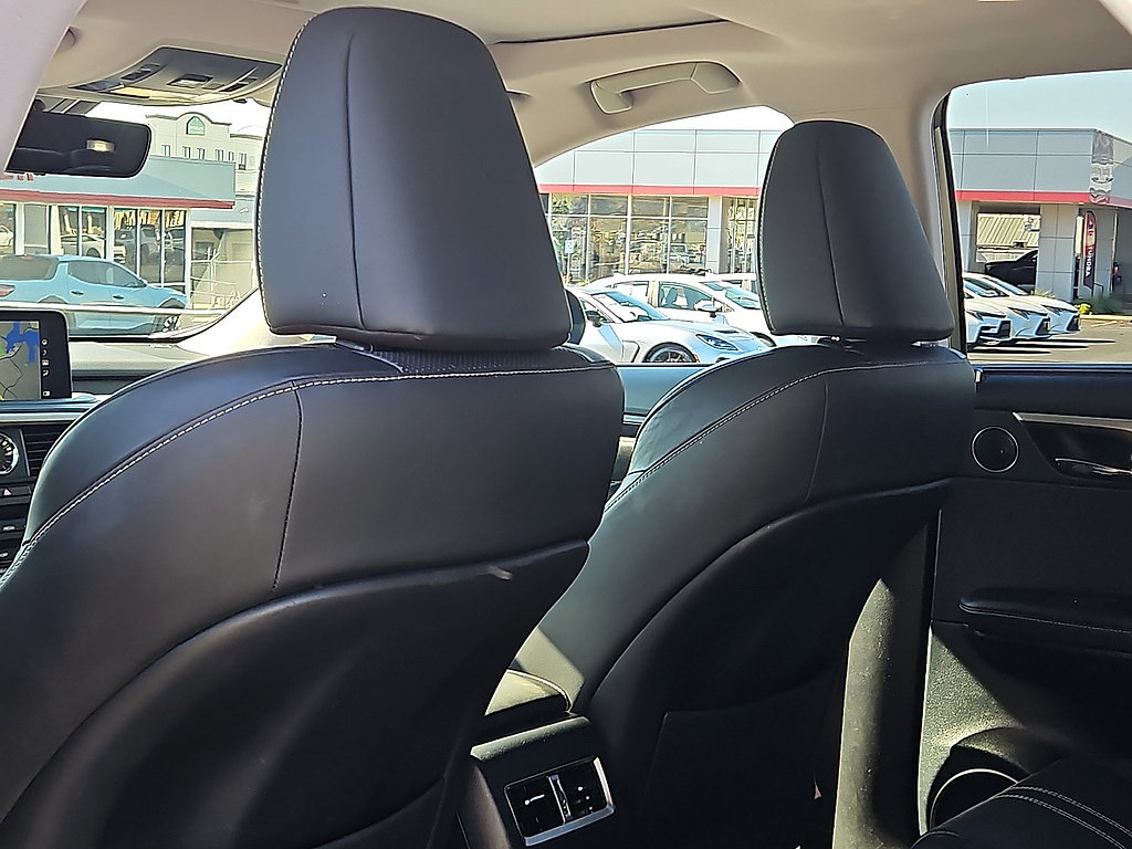 Used 2022 Lexus RX 350L Luxury w/ Accessory Package (Z1) FWD image 9