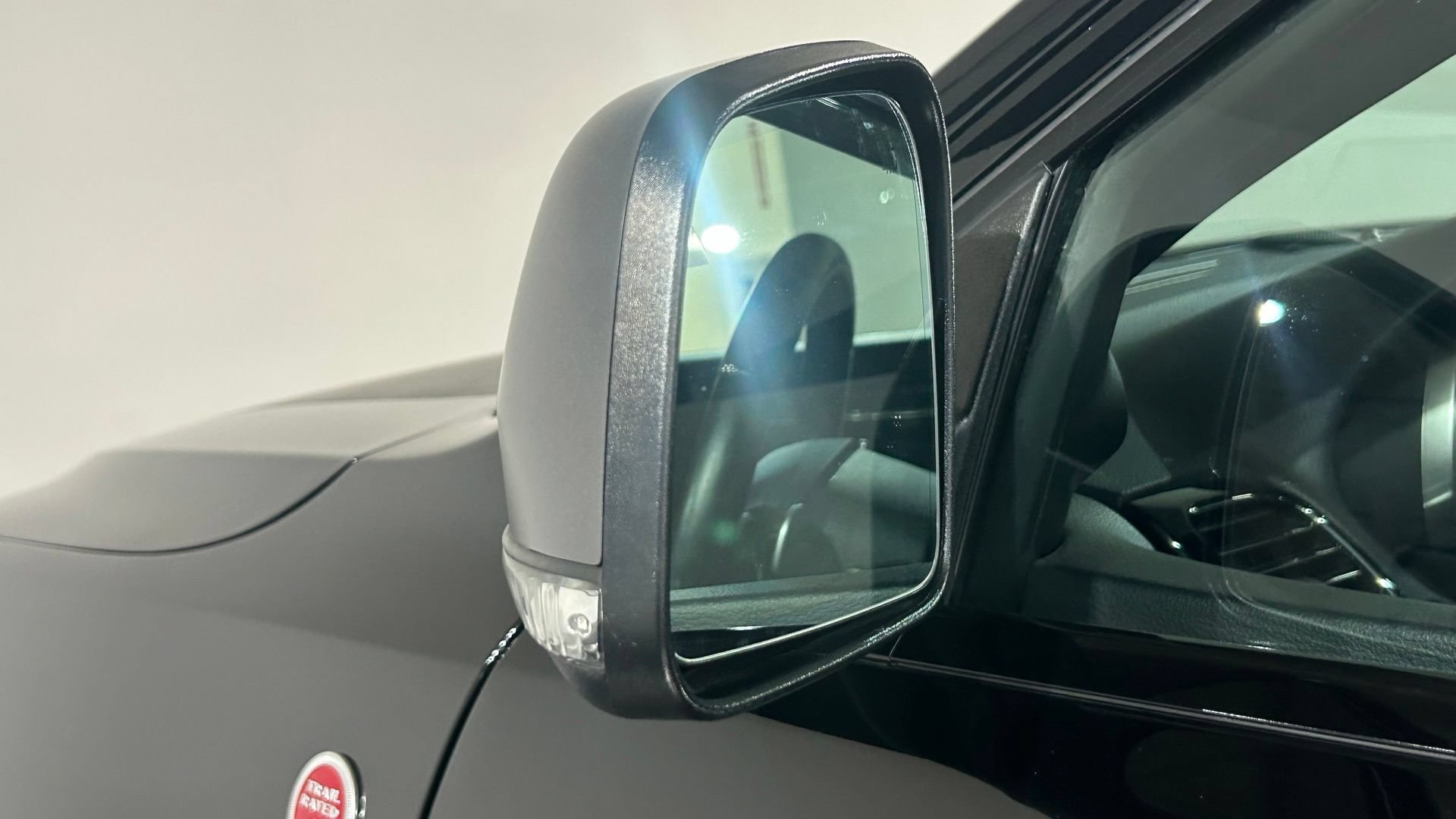 Used 2019 Jeep Grand Cherokee Trailhawk AWD/4WD image 17