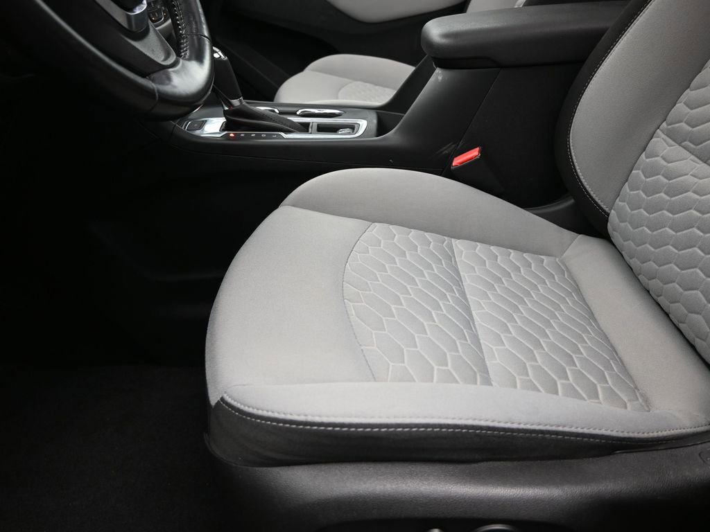 Used 2018 Chevrolet Equinox LT image 13