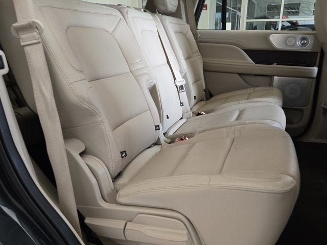 Used 2021 Lincoln Navigator Reserve w/ Luxury Package AWD/4WD image 6