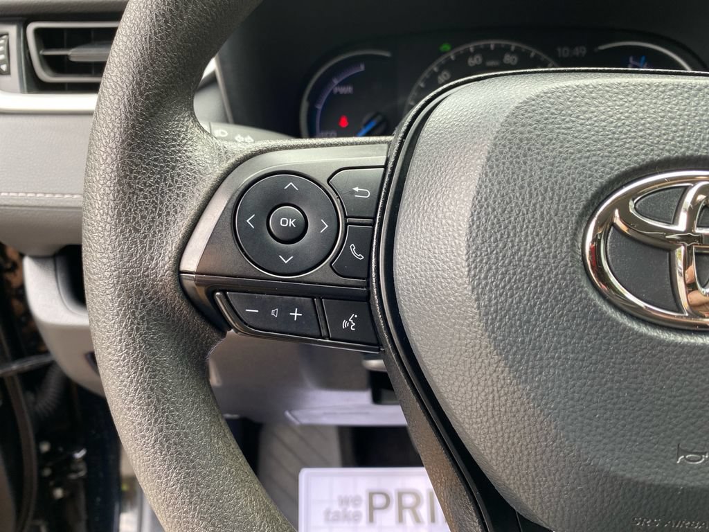 Used 2025 Toyota RAV4 LE AWD/4WD image 31