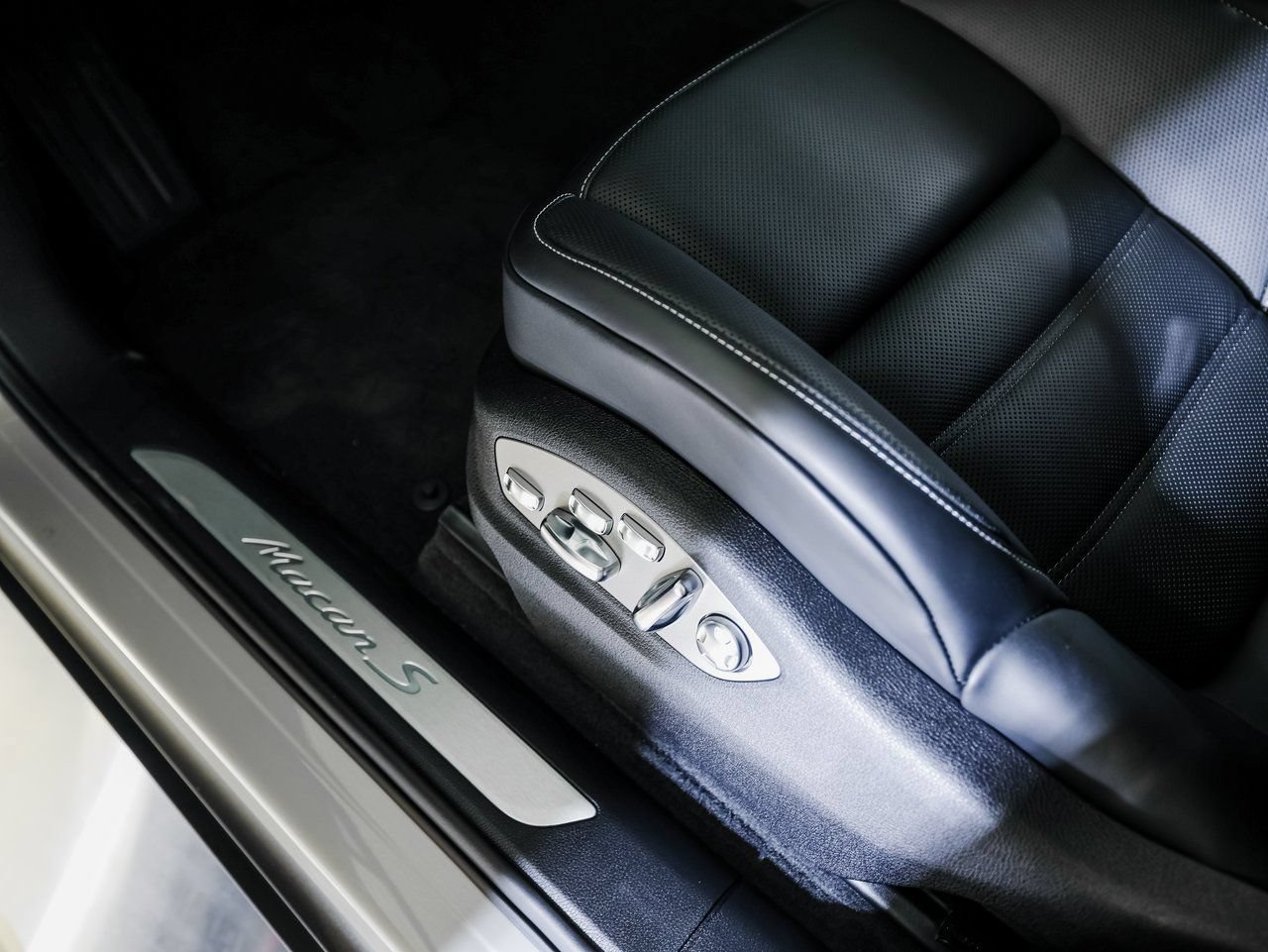 New 2026 Porsche Macan S AWD/4WD image 14