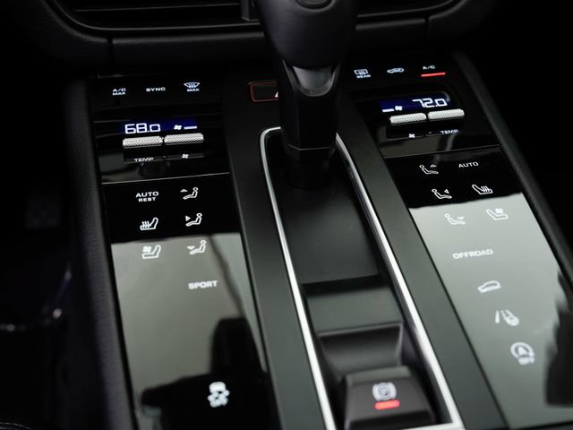 Certified 2026 Porsche Macan AWD/4WD image 24