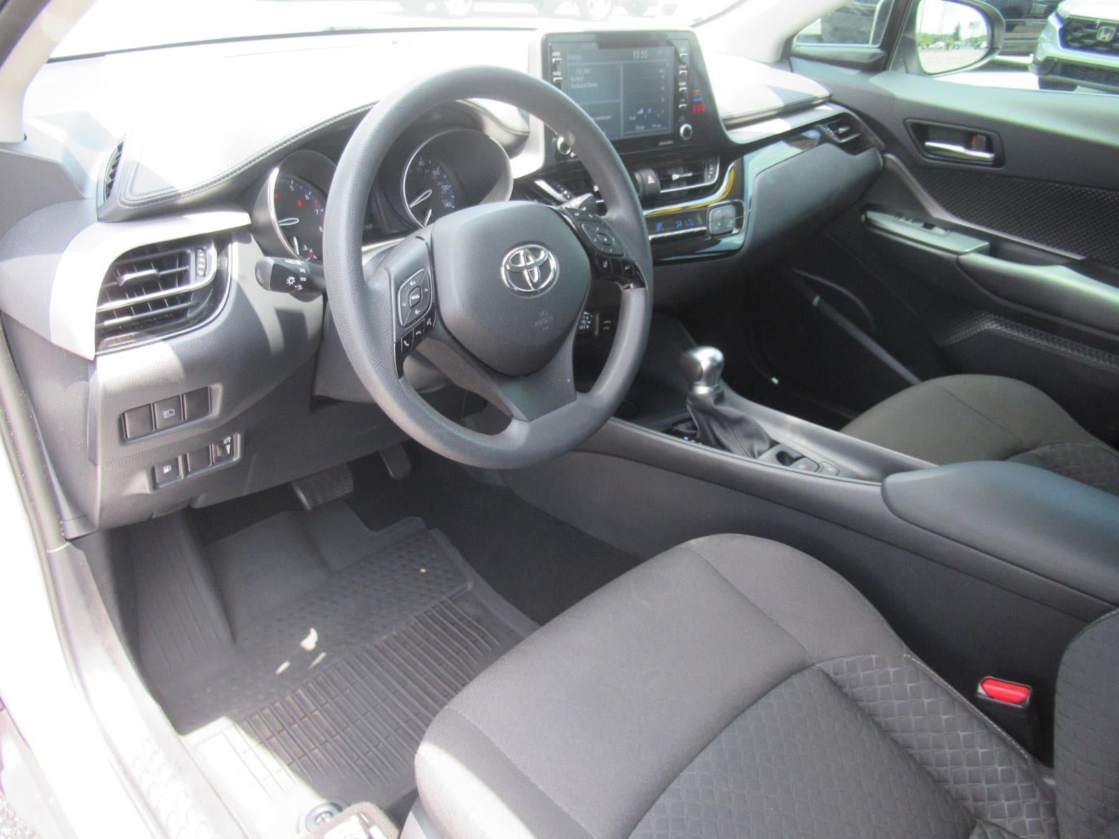 Used 2020 Toyota C-HR LE FWD image 17