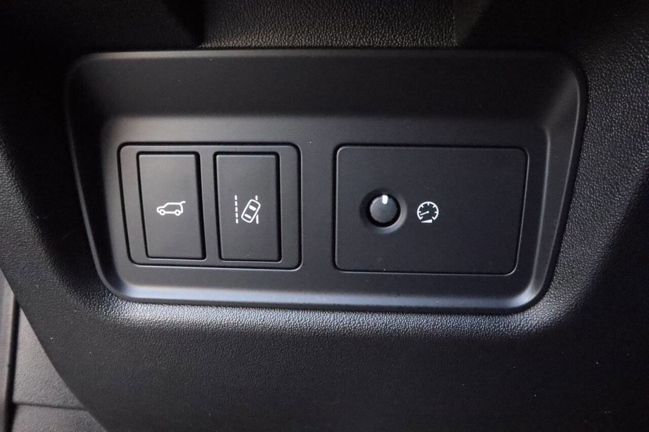 Used 2020 Jaguar E-PACE R-Dynamic S image 13