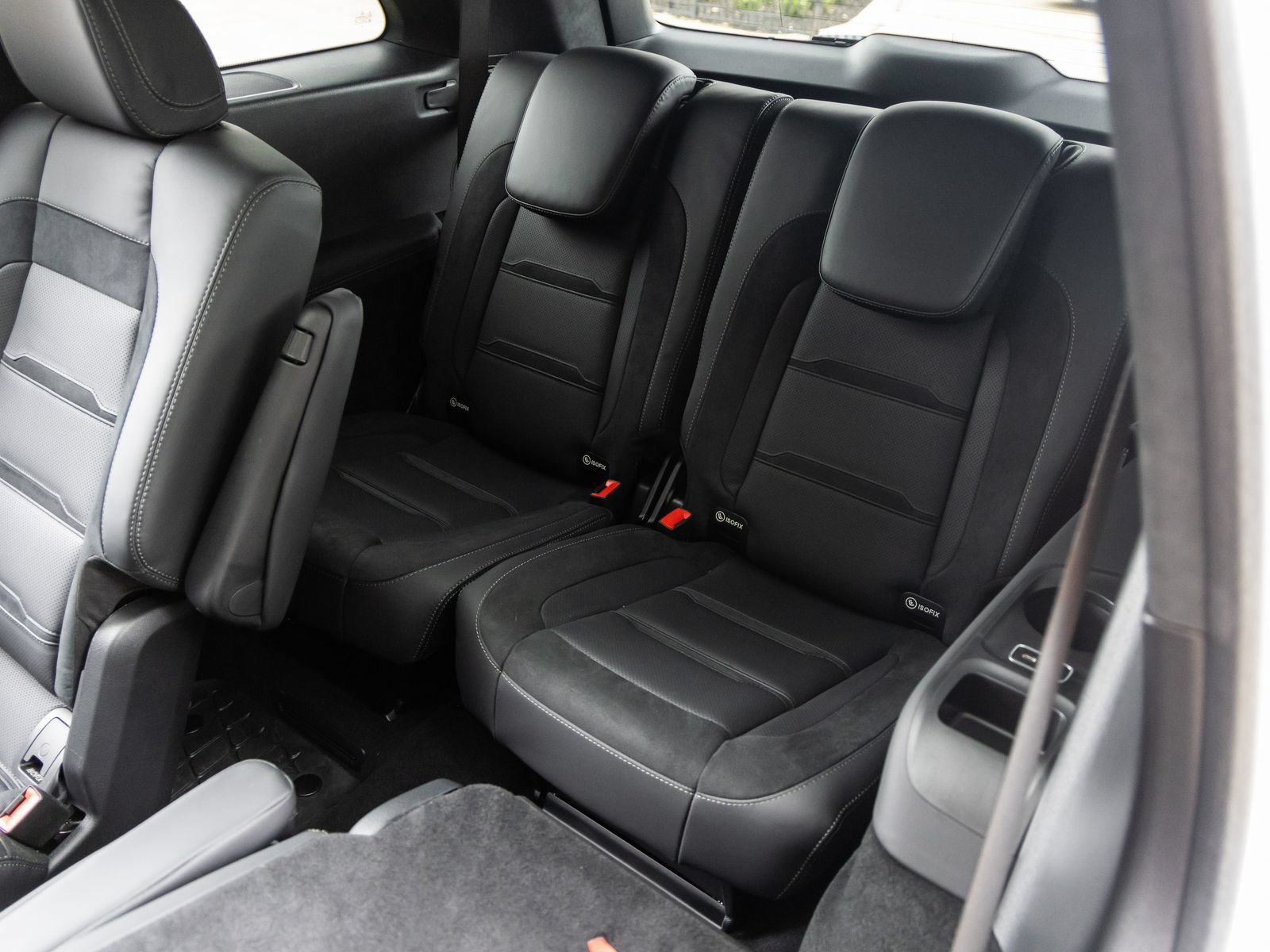 Used 2025 Mercedes-Benz GLS 63 AMG 4MATIC image 34