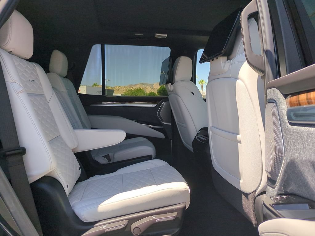 New 2026 Cadillac Escalade Platinum Sport AWD/4WD image 33