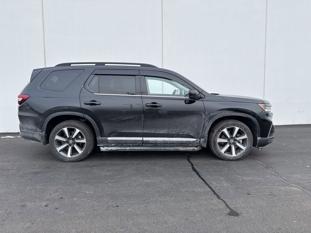 Certified 2025 Honda Pilot Touring image 2