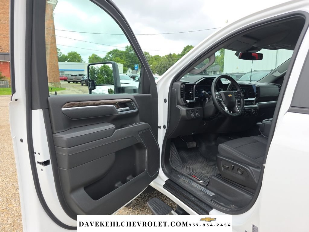 Used 2025 Chevrolet Silverado 2500 LT w/ All Star Edition AWD/4WD image 9